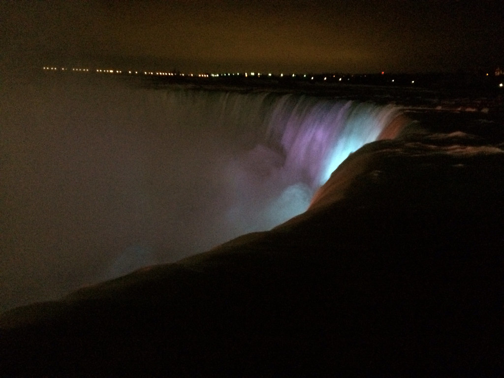 Niagara Falls at night — foto de Juan Peláez