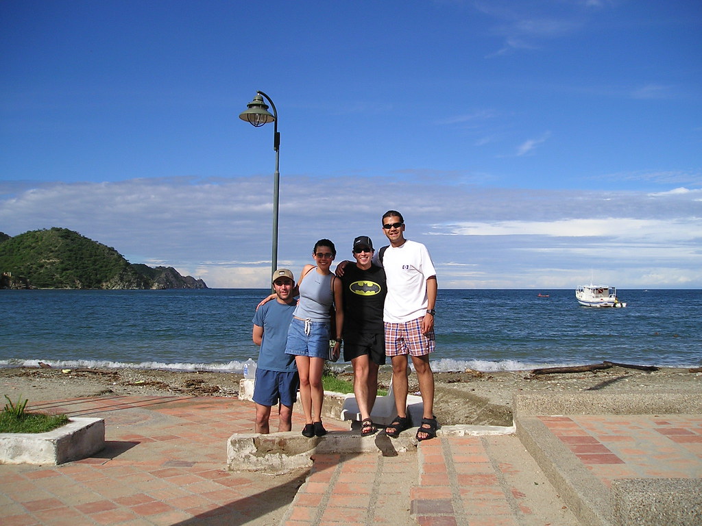 Yema, Clo, Juan y Juangi en Taganga — foto de Juan Peláez