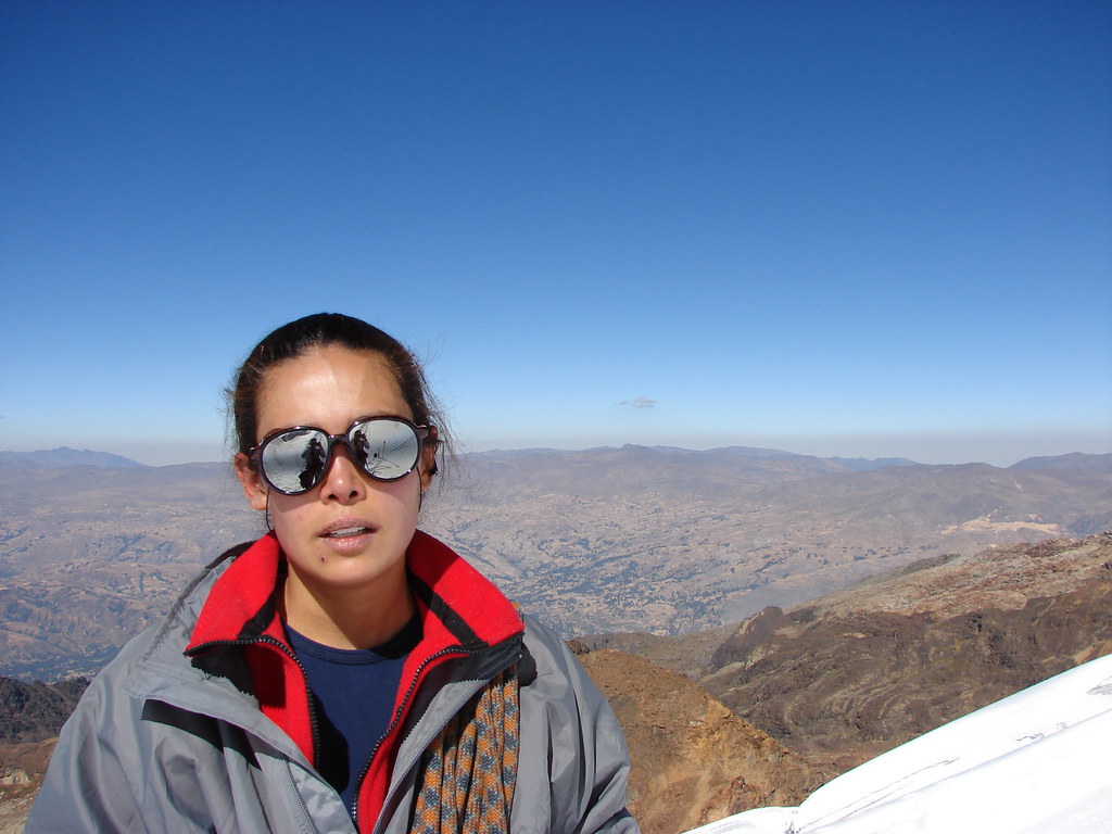 Clo en la cima del Vallunaraju — foto de Juan Peláez