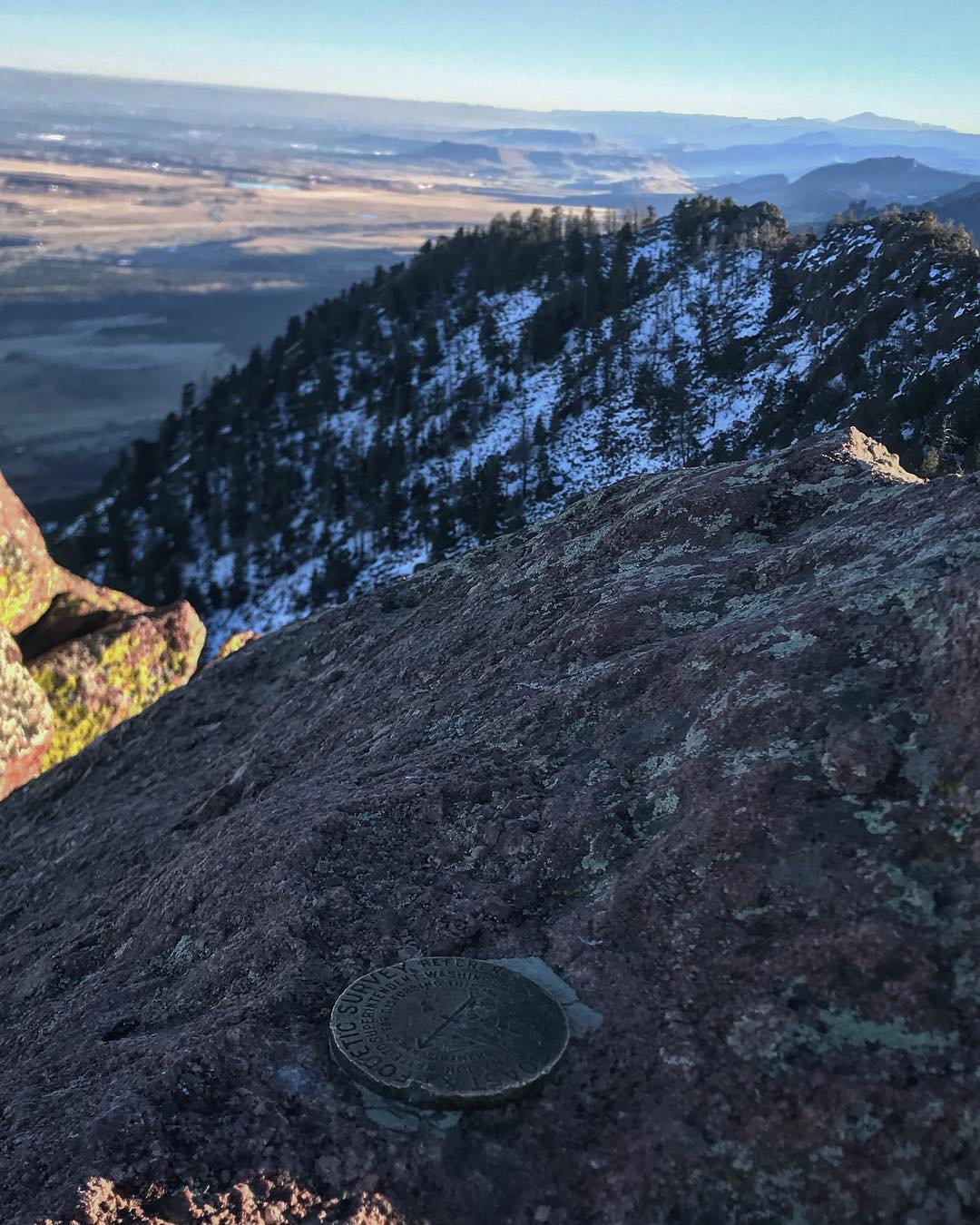 Bear Peak Summit on a Sunday Afternoon — foto de Juan Peláez